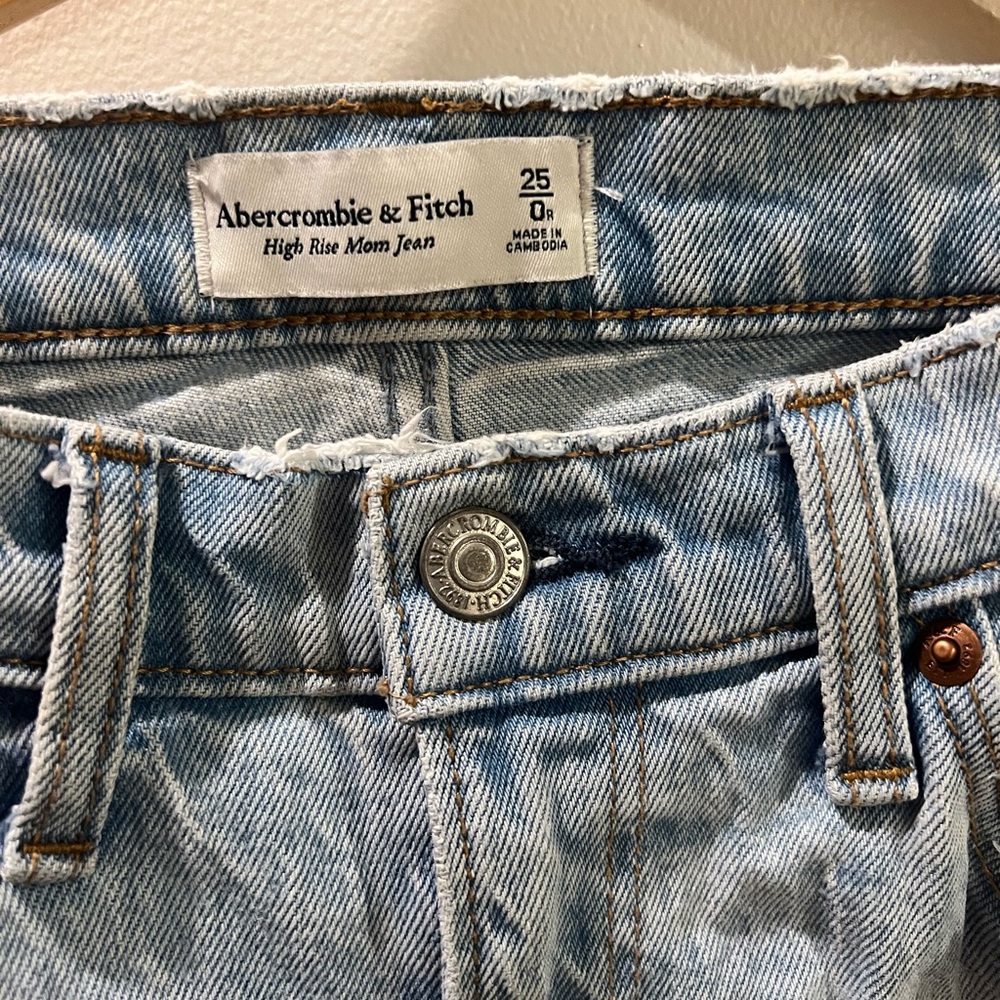 0/25 Abercrombie high rise mom jeans